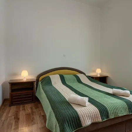 Cozy With Private Pool Near Pula Hotell Juršići